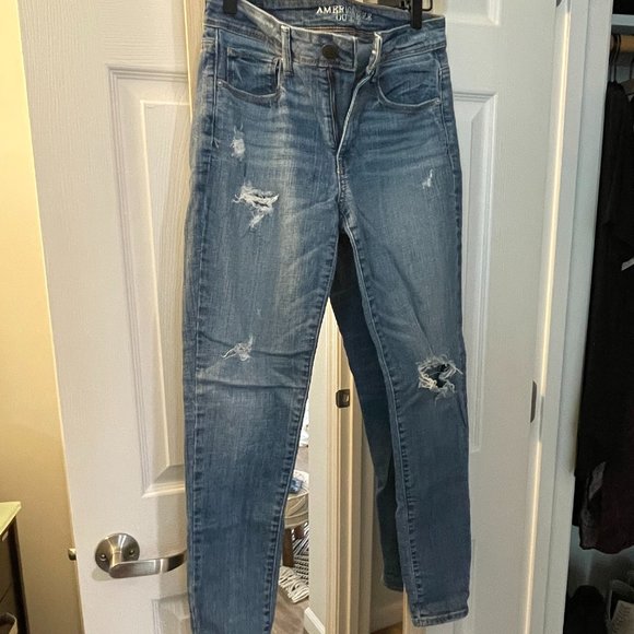 American Eagle Distressed Medium Wash Skinny Jeans - Picture 1 of 6